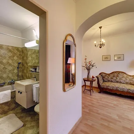 Schweizerhof Sta Maria Hotel 3*