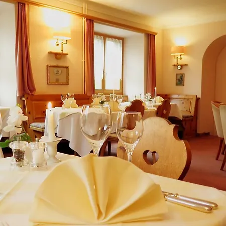 Schweizerhof Sta Maria Hotel 3*