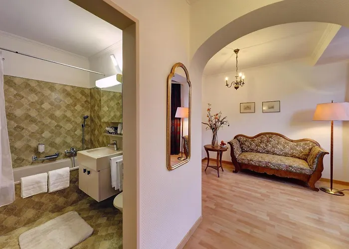 Schweizerhof Sta Maria Hotel 3*