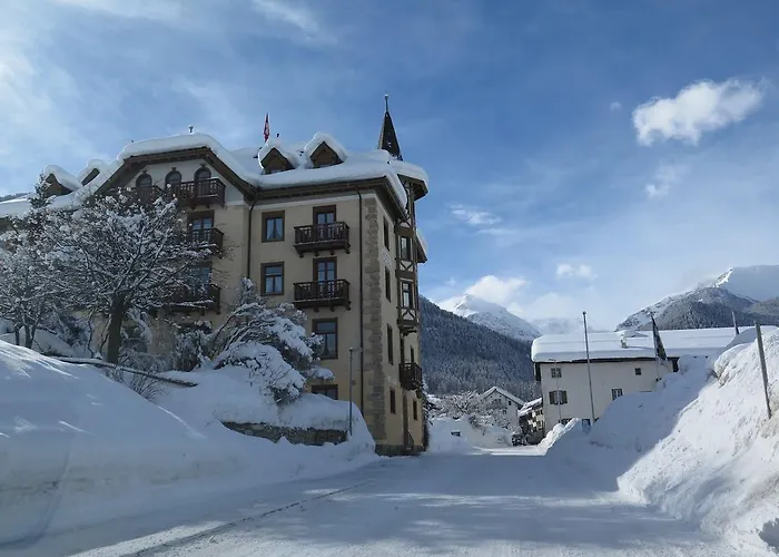 Hotel Schweizerhof Sta Maria 3*