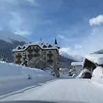 Schweizerhof Sta Maria فندق